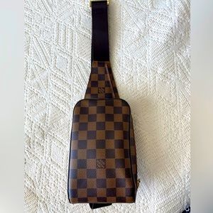 Authentic Louis Vuitton Geronimos crossbody/waist/bumbag in Damier Ebene